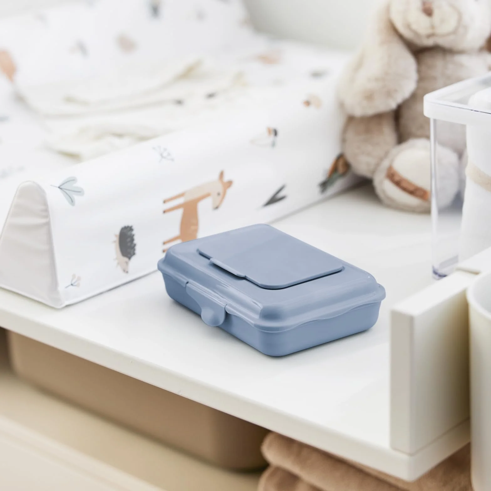 Rotho Babydesign Caja para toallitas húmedas azul 0,45 l – Caja de almacenamiento para toallitas húmedas, toallitas de bebé, toallitas de limpieza, dispensador de toallitas herméticas rellenables