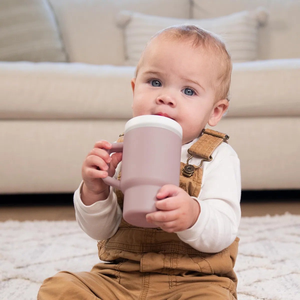 Infantino Mi 1er Tumbler, Adorable Vaso en Miniatura con Pajita Resistente y Asa para Niños Pequeños, Fomenta la Hidratación, Fácil de Limpiar, 250ml, Pirueta