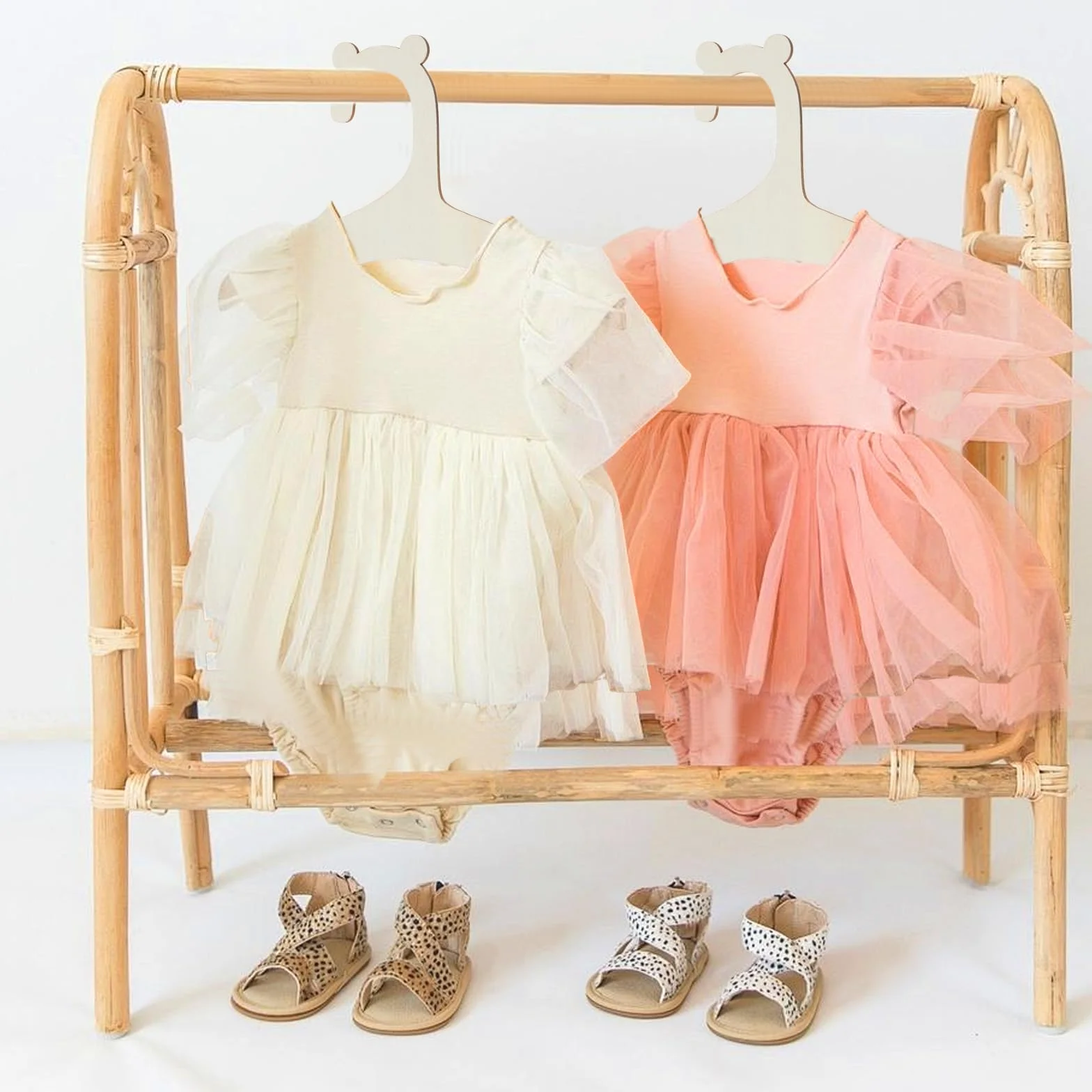 15 perchas de madera para ropa de bebé, ganchos para pantalones de bebé de 9 pulgadas, ganchos para ropa de bebé, perchas para niños recién nacidos para abrigos, pantalones y chaquetas de niños