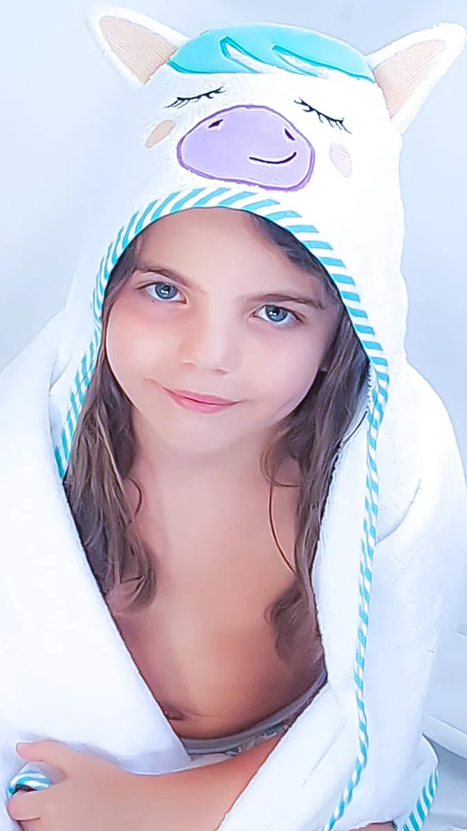 Toalla Bebé con Capucha Capa Baño Infantil 100% Algodón Diseñado en España Regalo Recién Nacido Niñas Niños de 1,2,3,4 y 5 años Unisex 90X90 cm Suave Absorbente 0-5 Años Pony