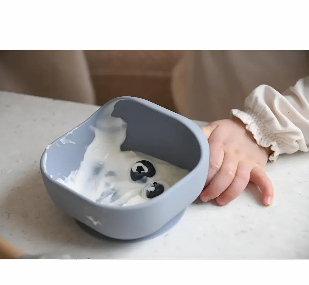 BÉABA Bol de Silicona con Ventosa, Cuenco para Bebés y Niños, Antideslizante, Antivuelco, Se adhiere a la perfección a la mesa y bandeja de la trona, Microondas, Comida Infantil, Gris