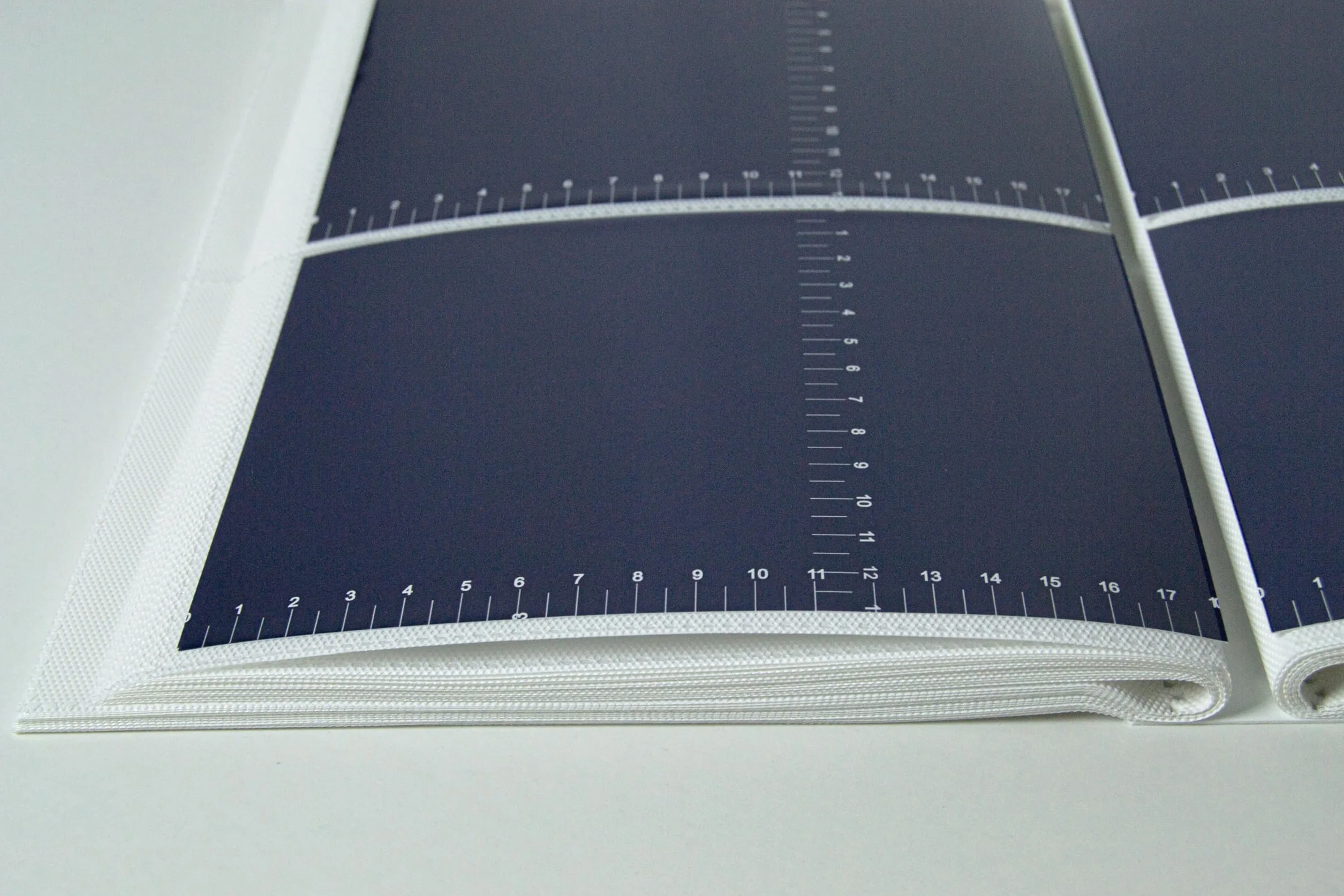 Álbum de Fotos de graduación con Bolsillos de 21x28 cm Contiene 200 Fotos de Papel Impreso de 13x18 cm con Acabado Laminado Mate