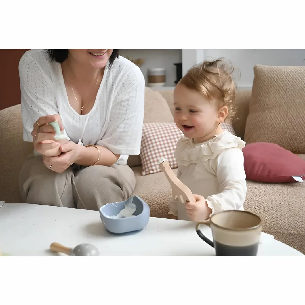 BÉABA Bol de Silicona con Ventosa, Cuenco para Bebés y Niños, Antideslizante, Antivuelco, Se adhiere a la perfección a la mesa y bandeja de la trona, Microondas, Comida Infantil, Gris
